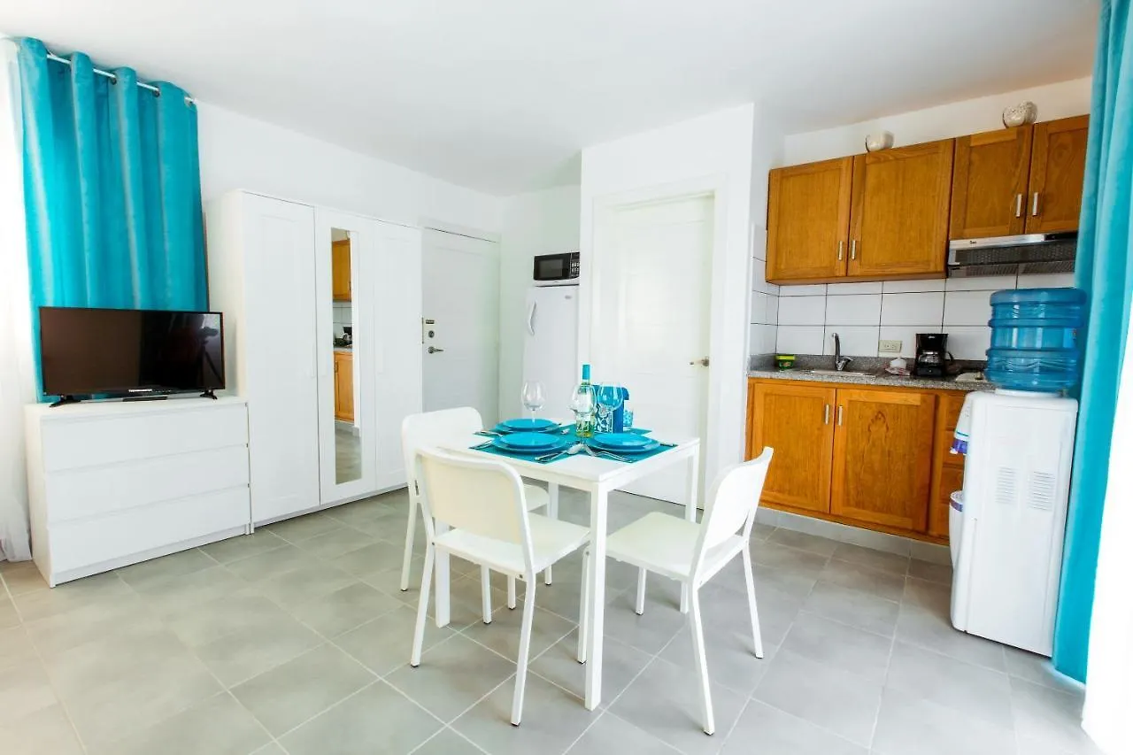 Tropicana Suites Deluxe Beach Club & Pool - Playa Los Corales 4*, Punta Cana Dominik Cumhuriyeti