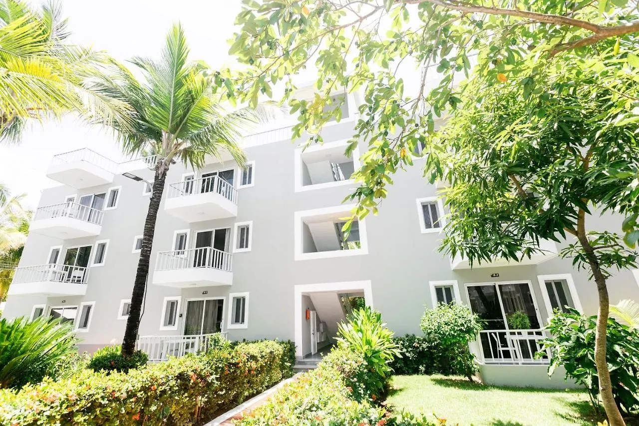 Tropicana Suites Deluxe Beach Club & Pool - Playa Los Corales