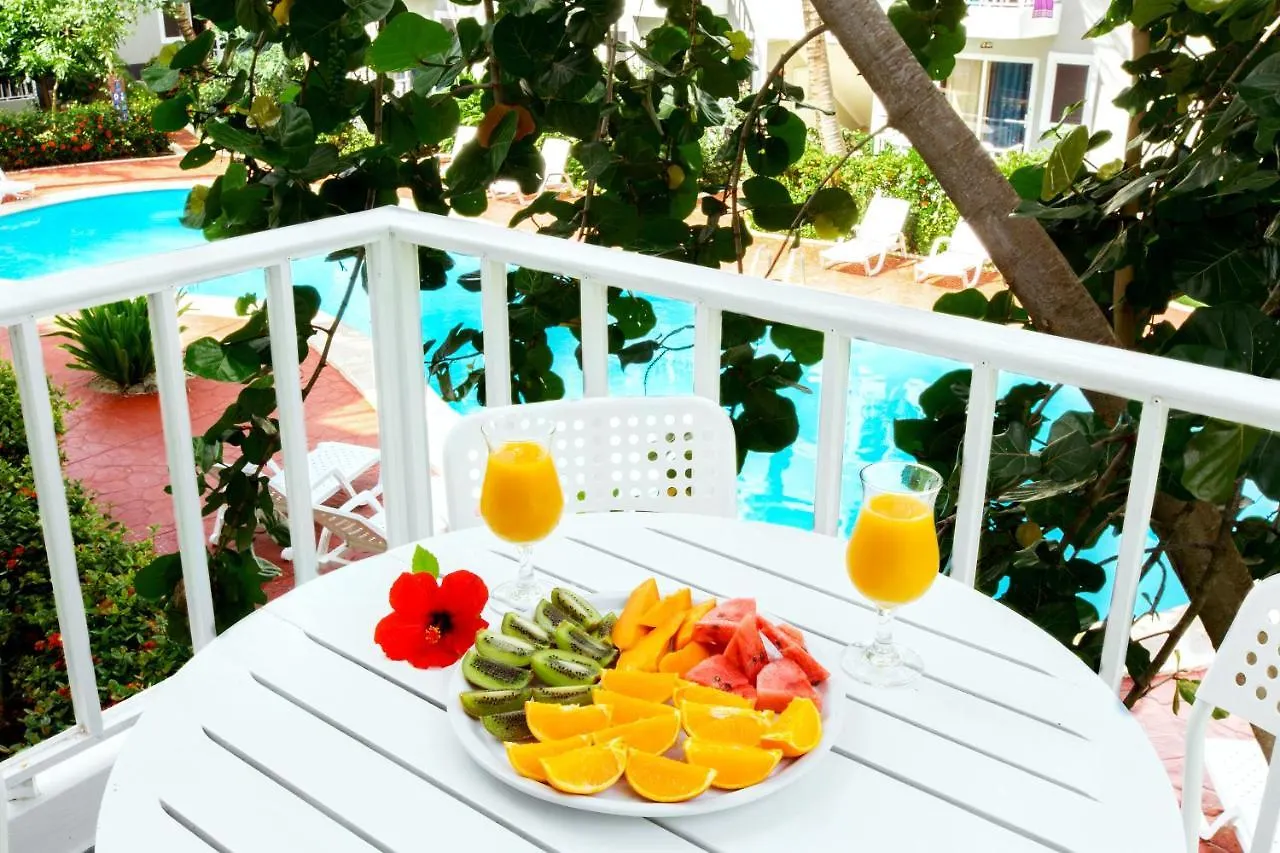Tropicana Suites Deluxe Beach Club & Pool - Playa Los Corales Dominik Cumhuriyeti